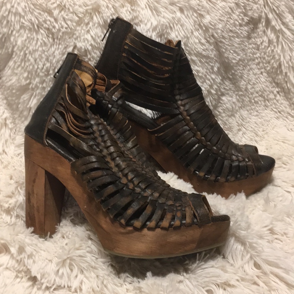 Sbicca Strappy Brown Leather Peep Toe Sandal 10